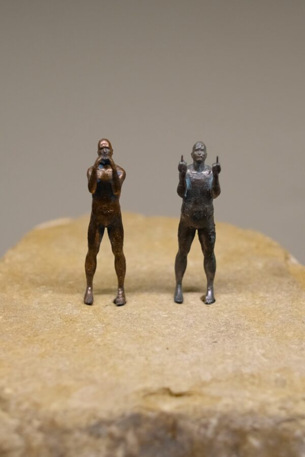 Love Hate 001 - Image 6
