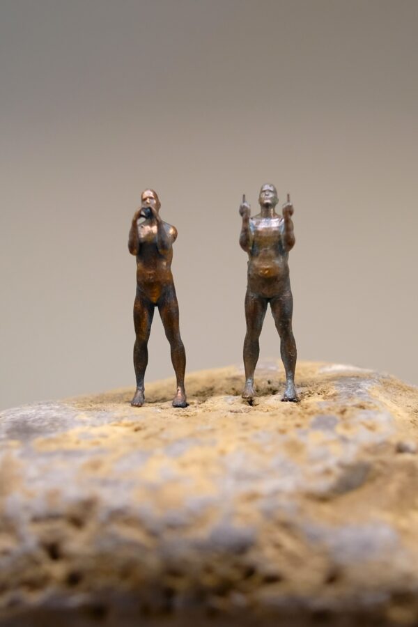 Love Hate 002 - Image 5