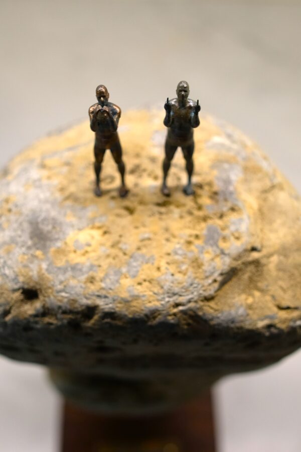 Love Hate 002 - Image 6
